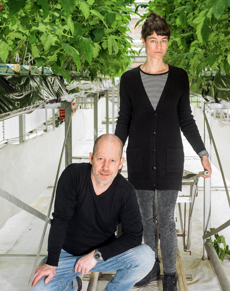 Porträt von Sara Wolff und Hans Jörg Schütz von der Dachfarm